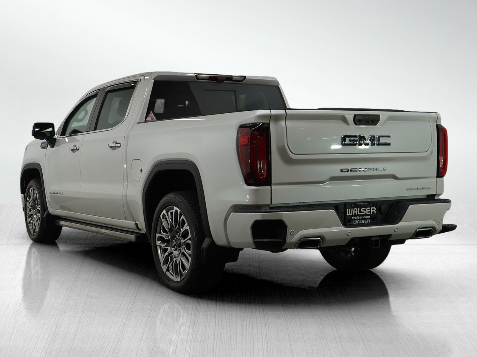 Used 2023 GMC Sierra 1500 Denali Ultimate image 4
