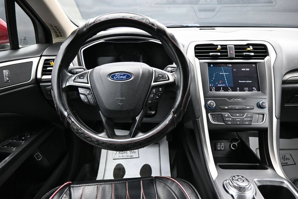 Used 2019 Ford Fusion SE FWD image 13