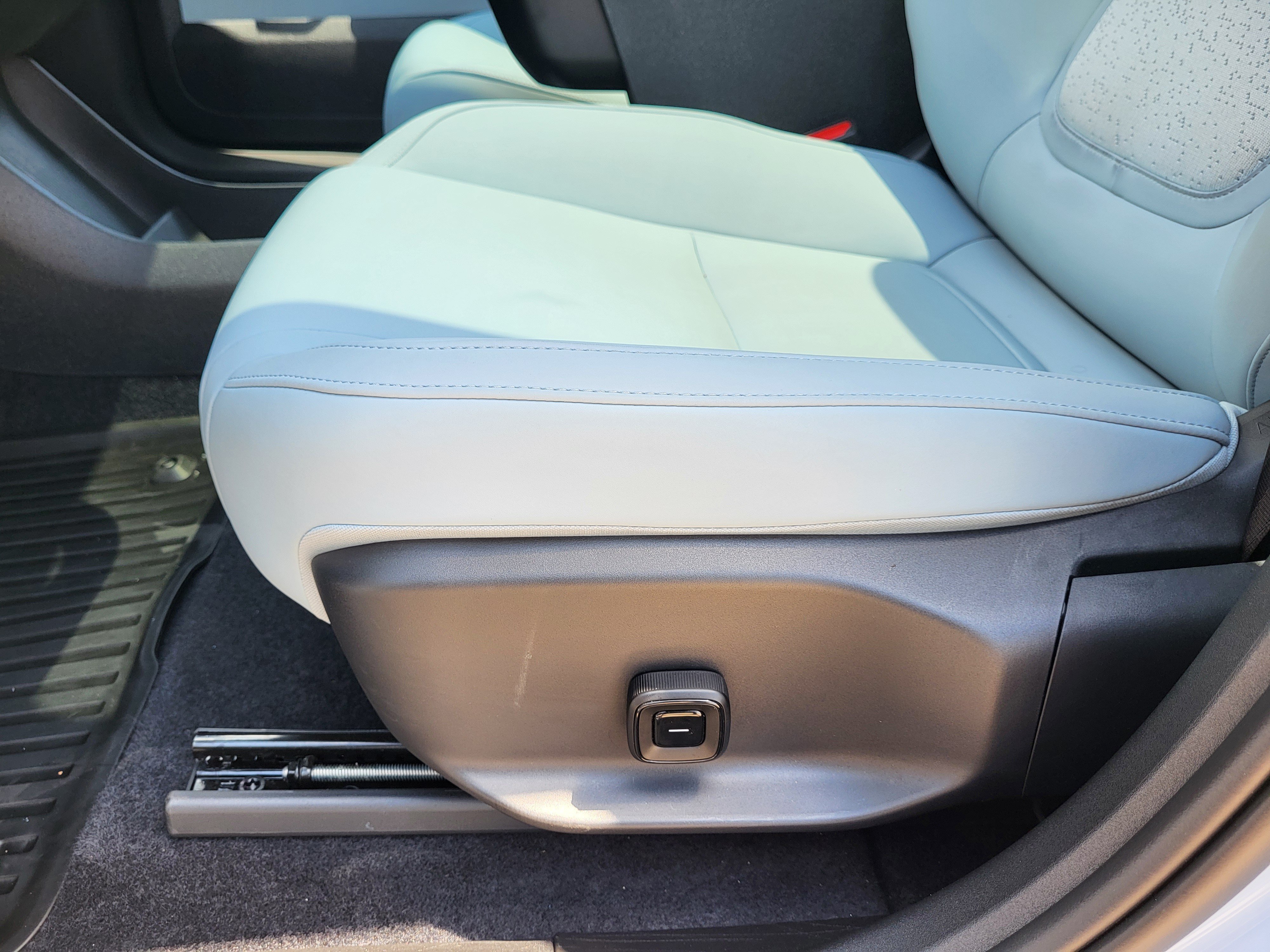 Certified 2025 Volvo EX30 Ultra w/ Climate Package AWD/4WD image 20