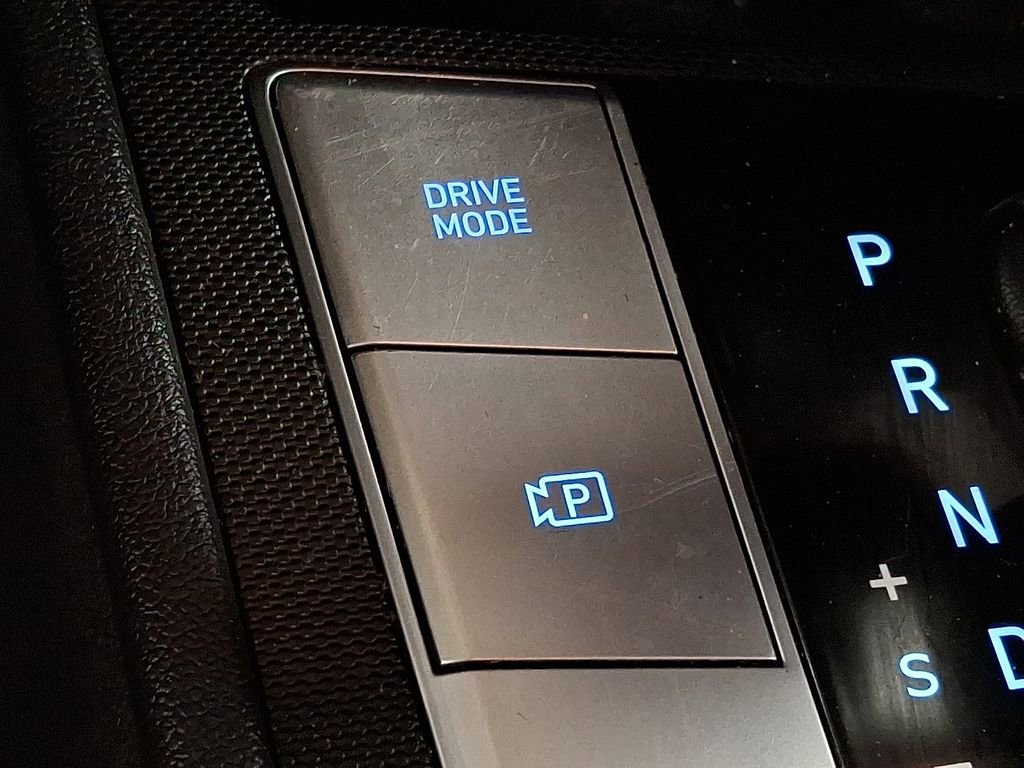 Used 2023 Hyundai Elantra SEL image 23