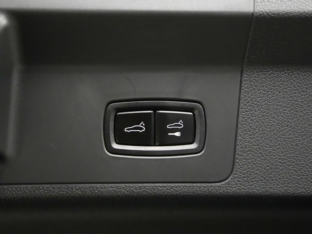 Used 2025 Porsche Panamera 4 E-Hybrid AWD/4WD image 14