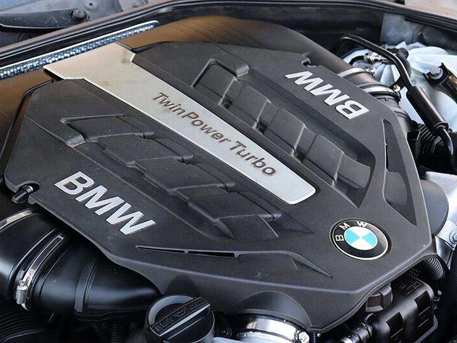 Used 2011 BMW 550i Sedan image 41