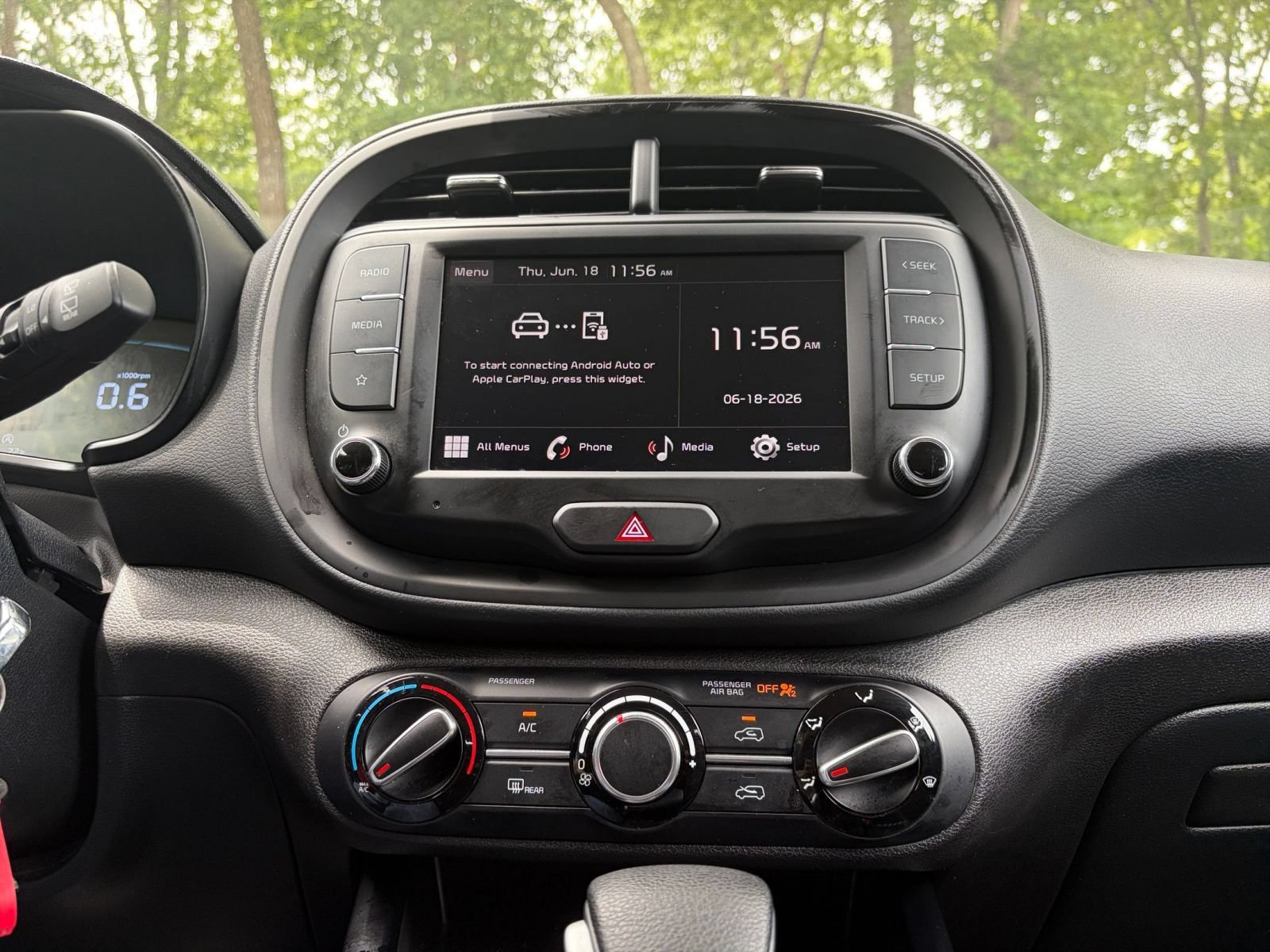 Used 2025 Kia Soul LX w/ LX Technology Package FWD image 17
