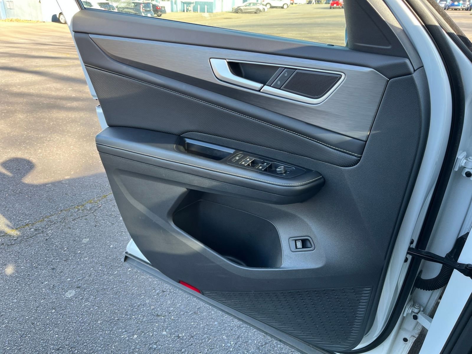 Used 2024 Volkswagen Atlas Cross Sport SE image 21