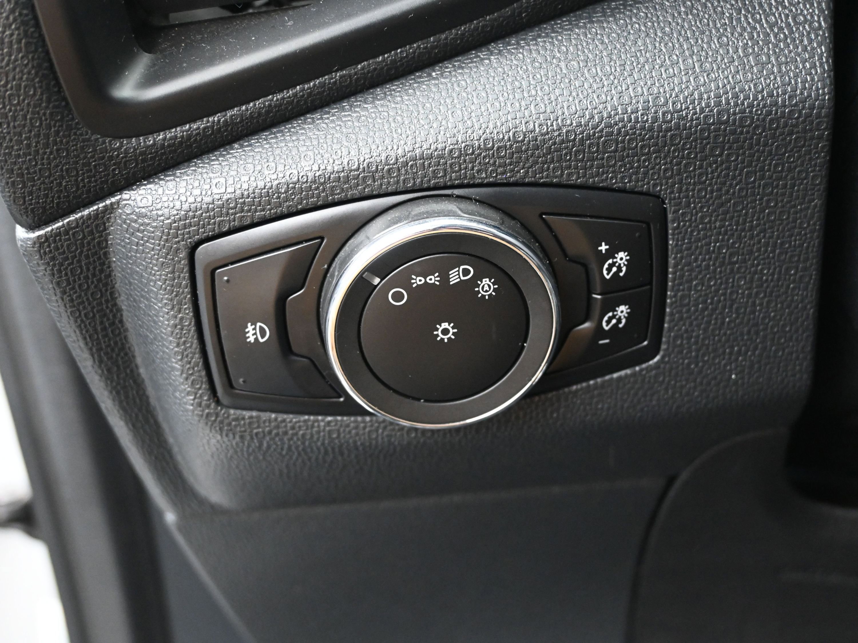 Used 2021 Ford EcoSport SES image 12