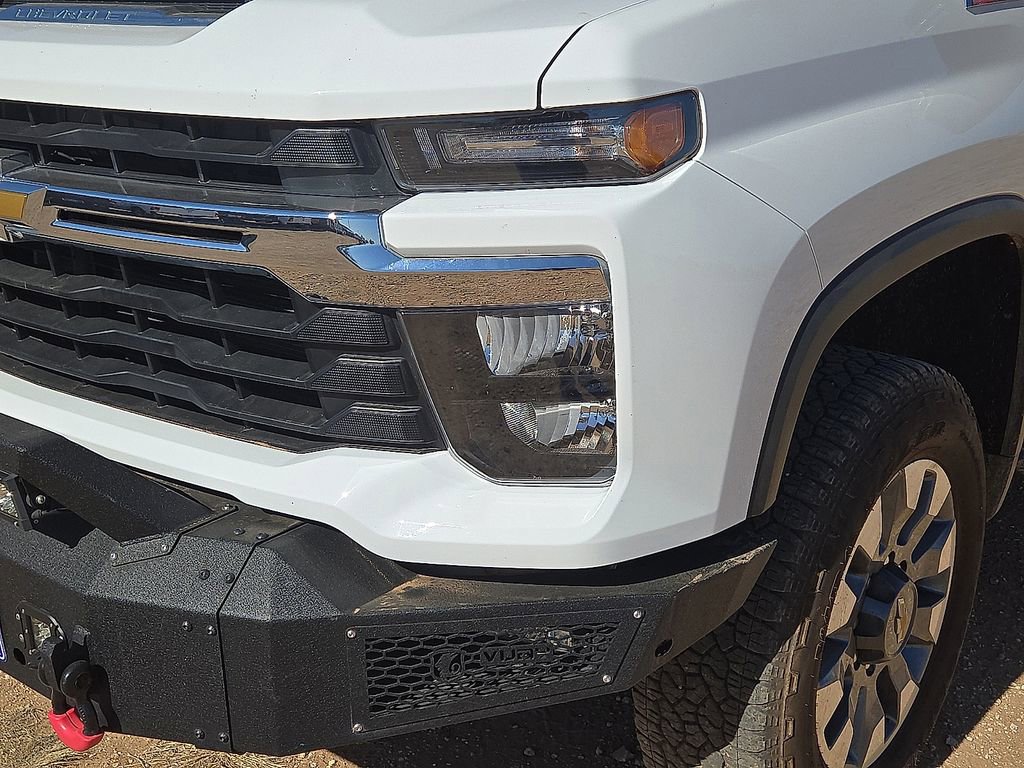 Used 2024 Chevrolet Silverado 2500 LT image 10