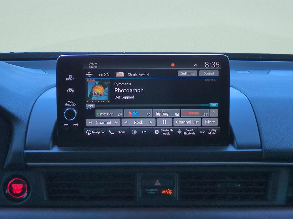Used 2025 Honda Pilot Elite image 14