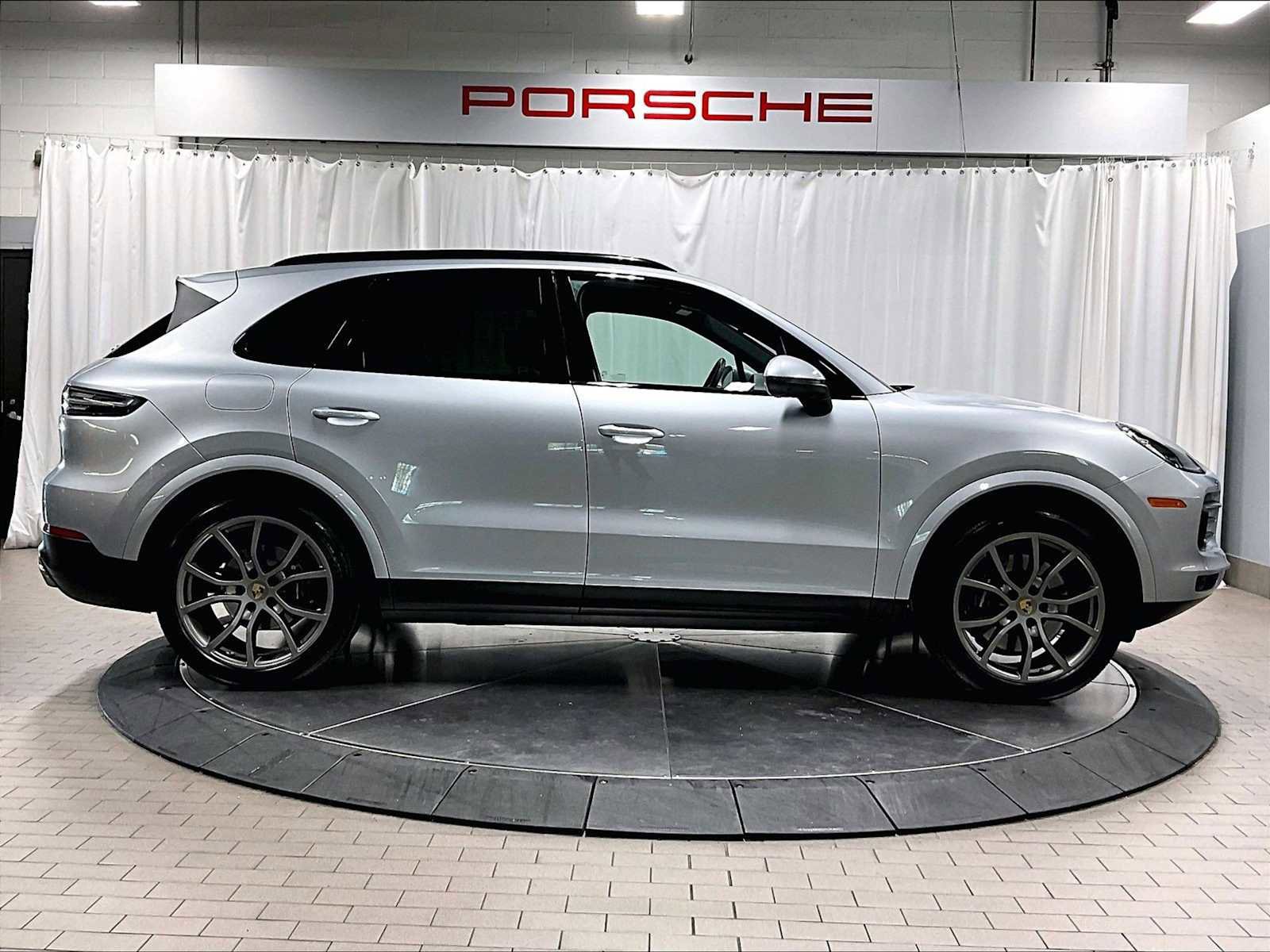 Used 2023 Porsche Cayenne image 10