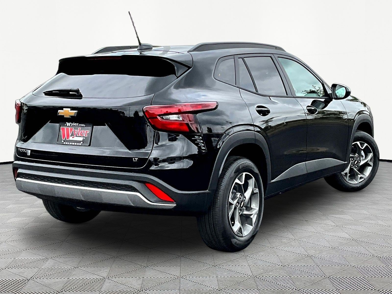 New 2026 Chevrolet Trax LT w/ LT Convenience Package FWD image 7