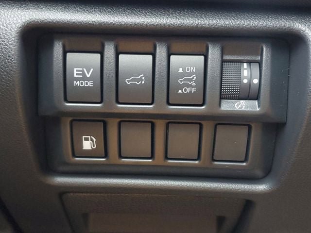 Certified 2025 Subaru Forester Limited w/ Popular Package image 38