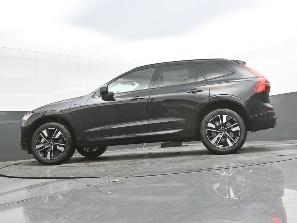 New 2026 Volvo XC60 T8 Core w/ Climate Package AWD/4WD image 31