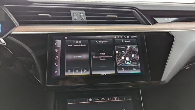 Used 2022 Audi e-tron Premium w/ Convenience Plus Package image 28