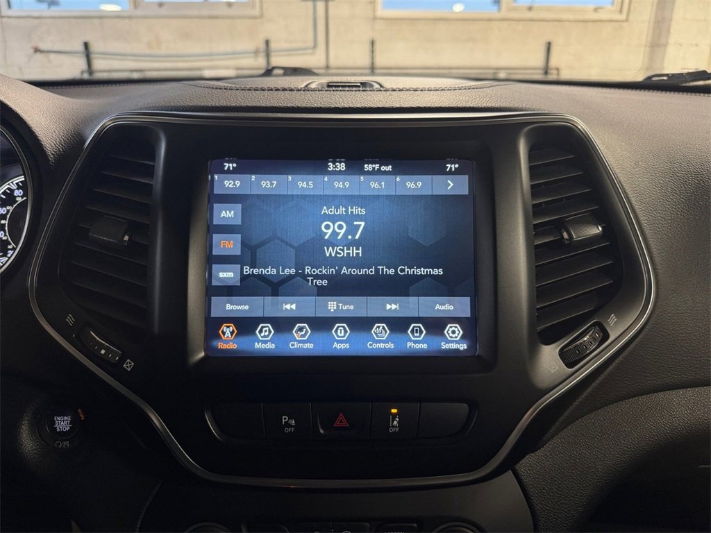 Used 2021 Jeep Cherokee Latitude Lux 80th Anniv w/ Quick Order Package 26U 80TH image 17