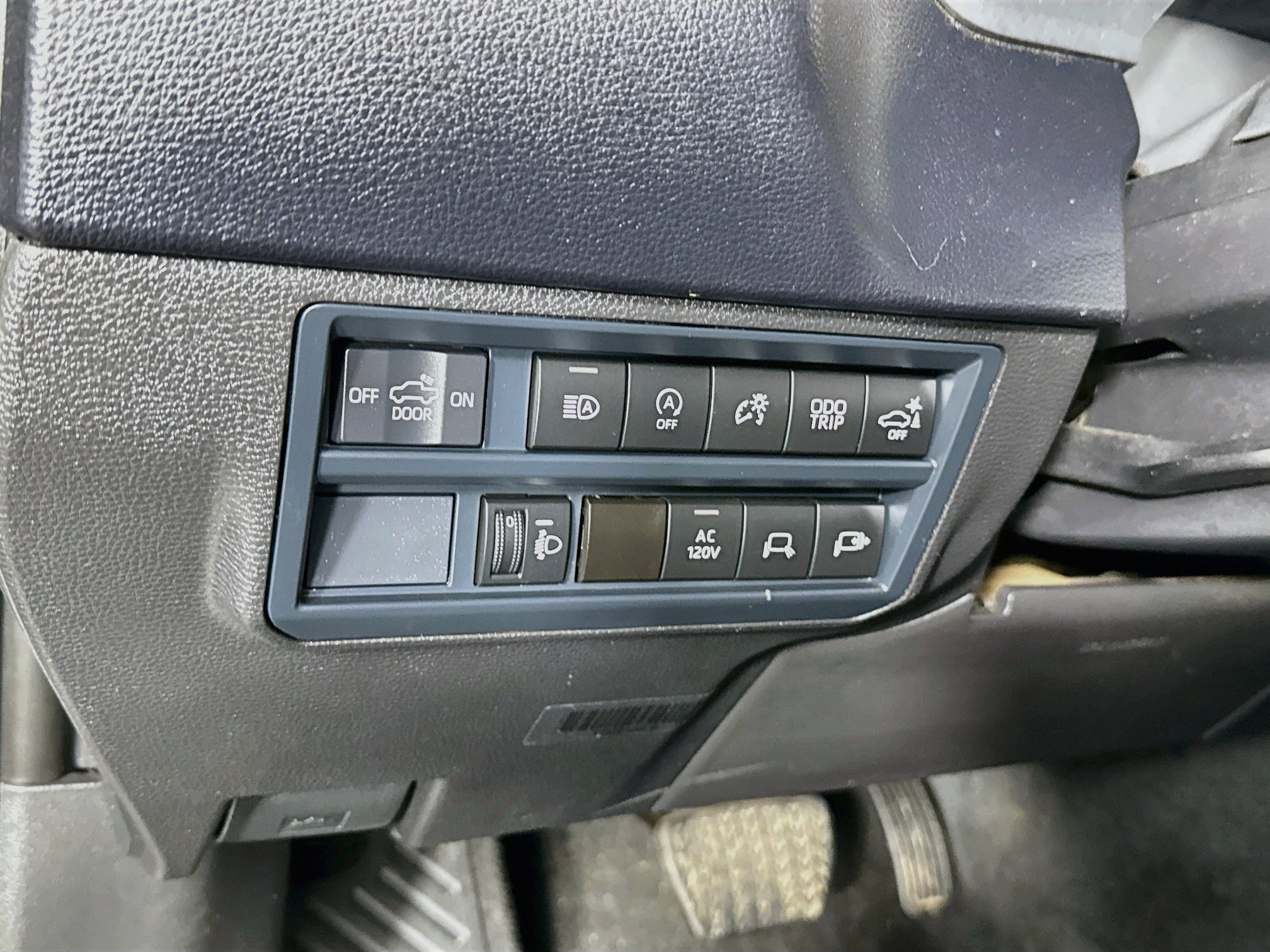 Certified 2025 Toyota Tundra SR5 w/ Advanced Technology Package AWD/4WD image 10