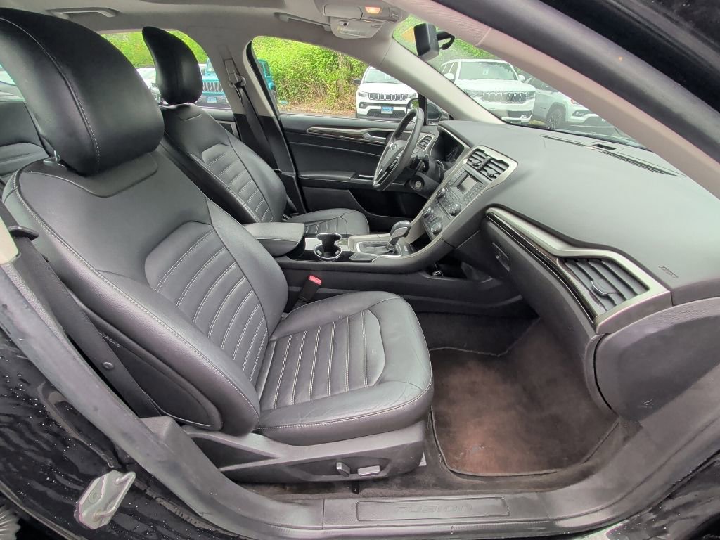 Used 2014 Ford Fusion SE w/ Equipment Group 202A FWD image 15