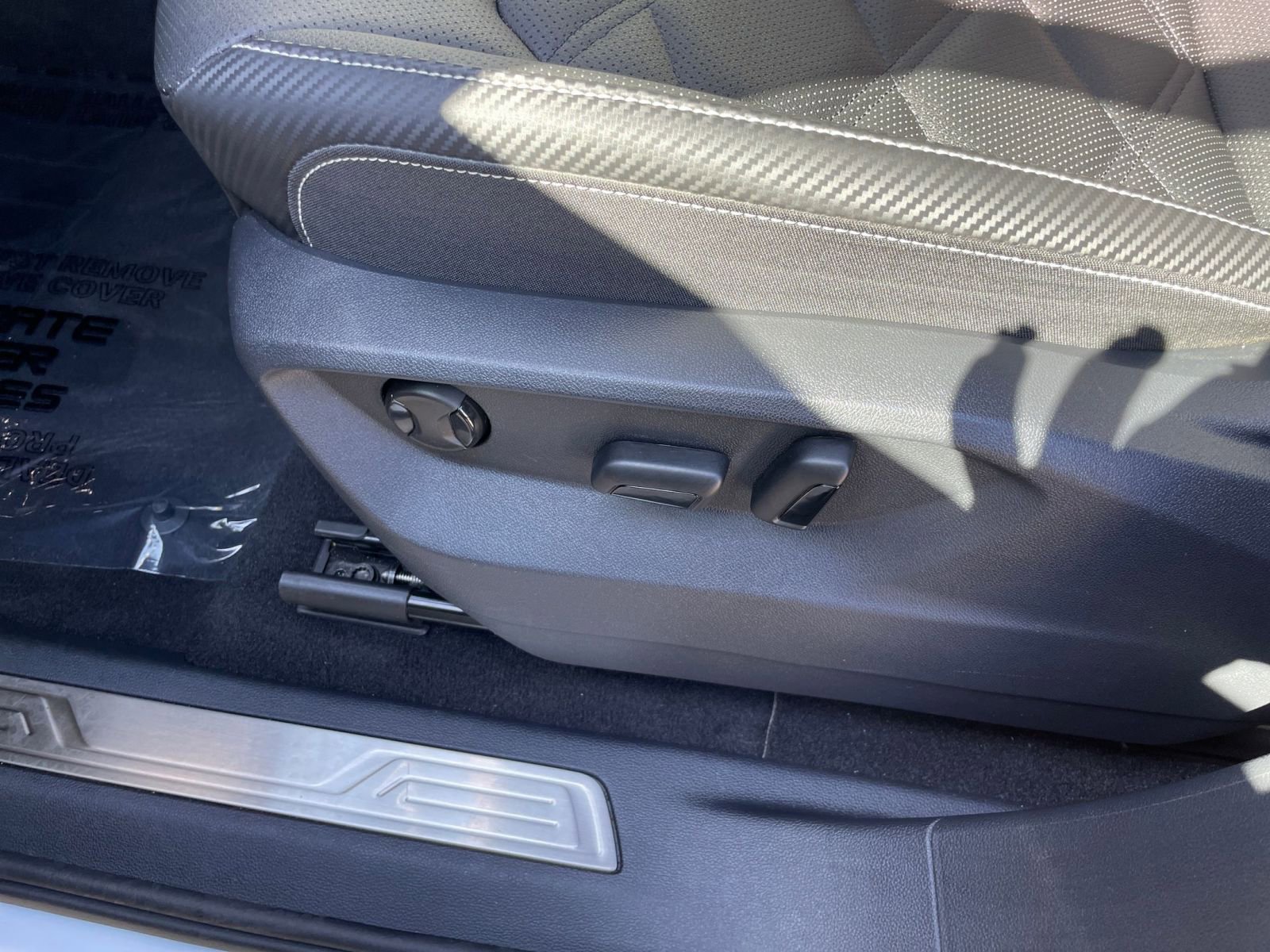 Used 2025 Volkswagen Atlas Cross Sport SE image 23