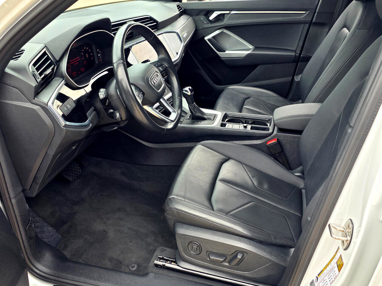 Used 2024 Audi Q3 2.0T Premium image 7