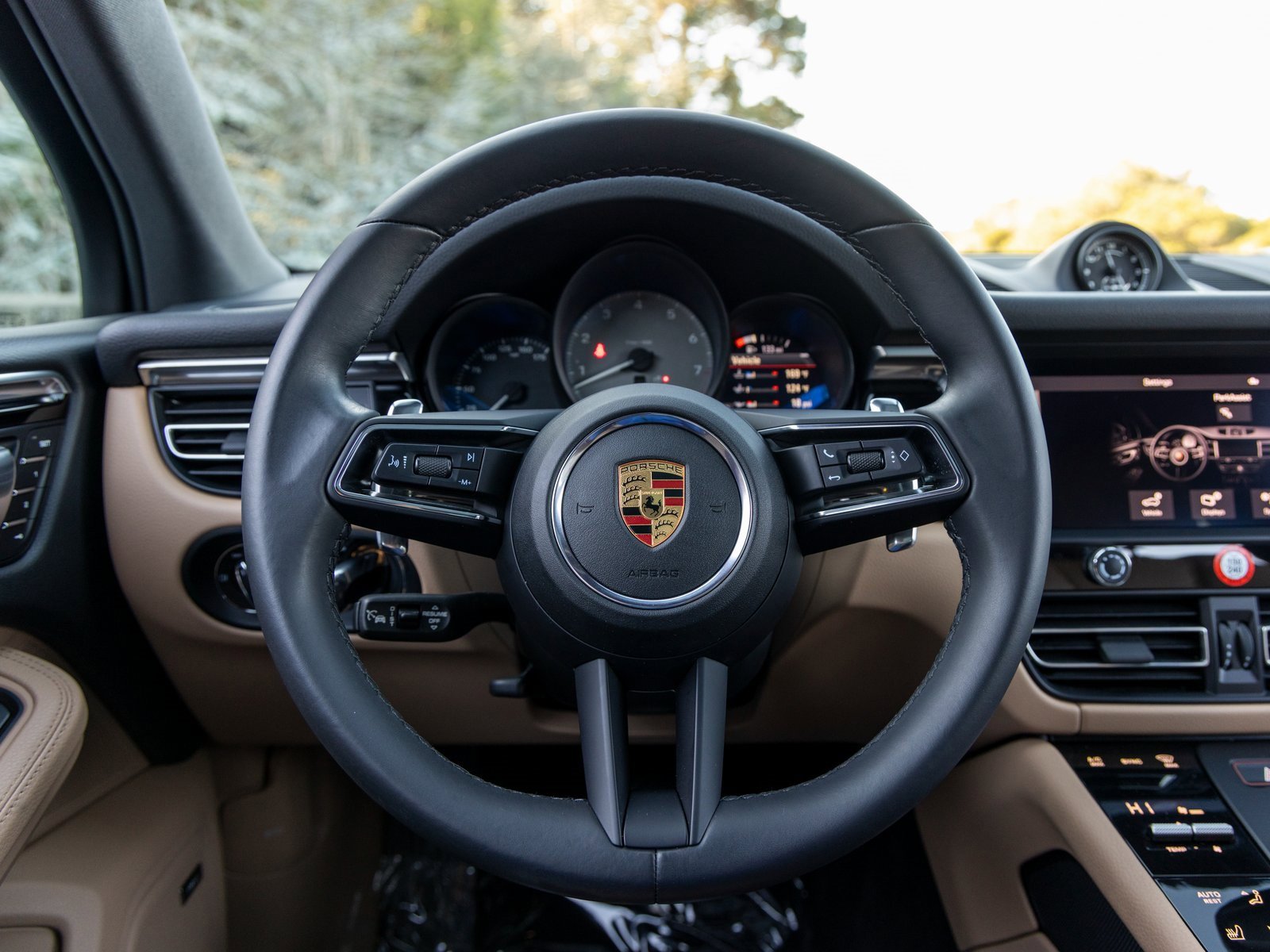 Certified 2023 Porsche Macan S image 29