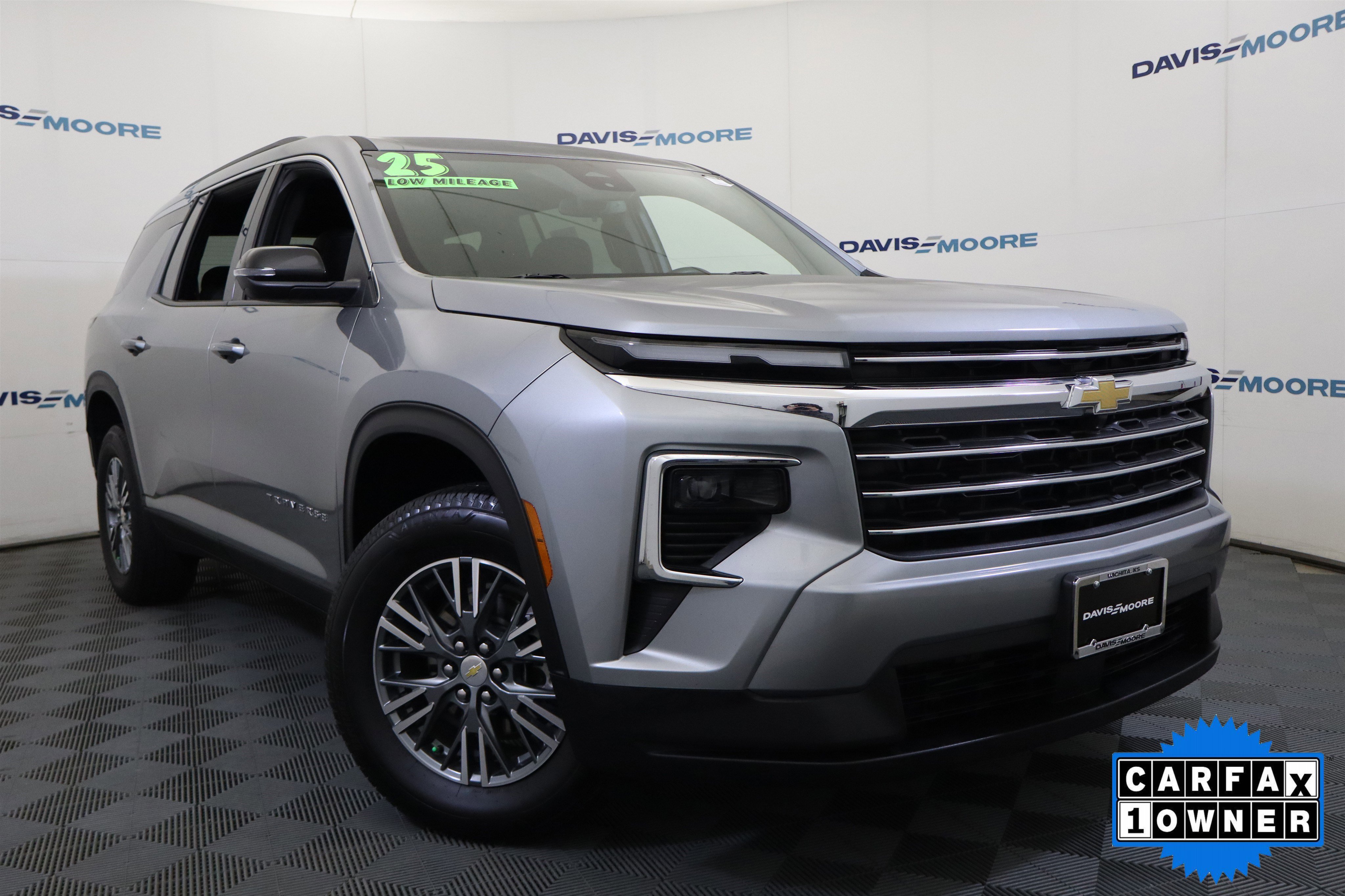 Used 2025 Chevrolet Traverse LT video 2