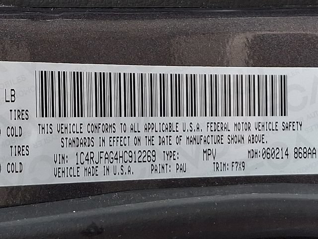 Used 2017 Jeep Grand Cherokee Laredo w/ Quick Order Package 23E AWD/4WD image 30