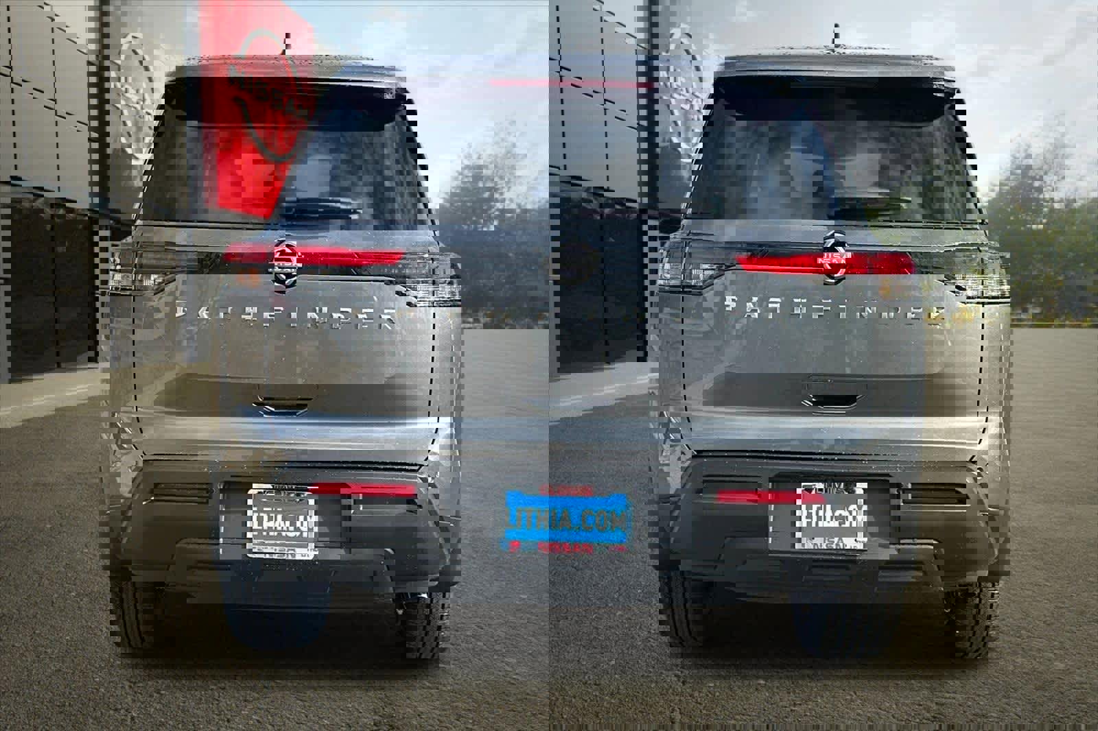 New 2025 Nissan Pathfinder S image 8