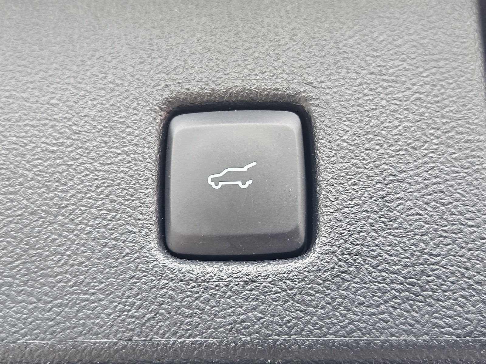 Used 2022 Ford Escape SEL w/ SEL Stealth AWD Package image 29