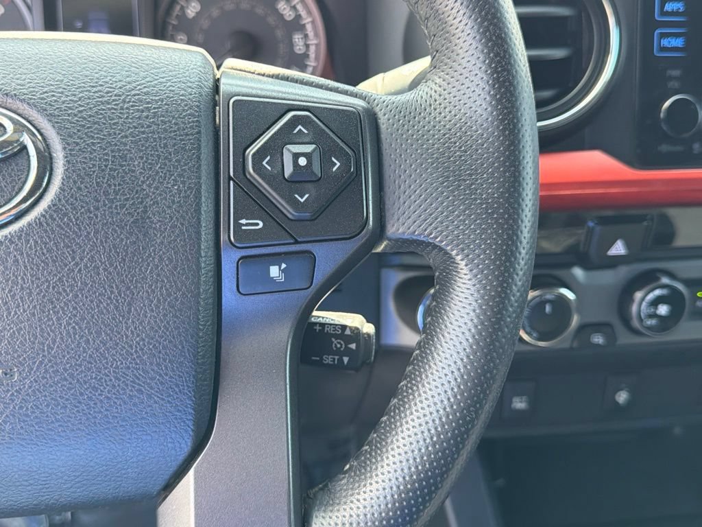Used 2017 Toyota Tacoma TRD Sport w/ Tow Package (A/T) AWD/4WD image 25