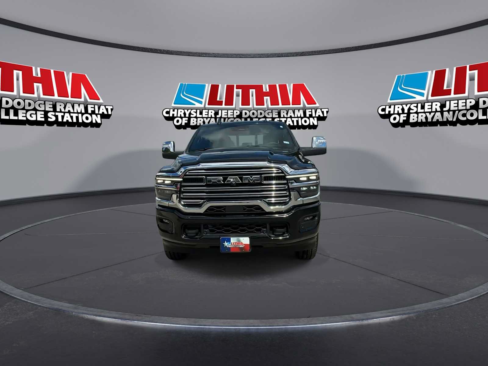 Used 2025 RAM 2500 Laramie AWD/4WD image 3