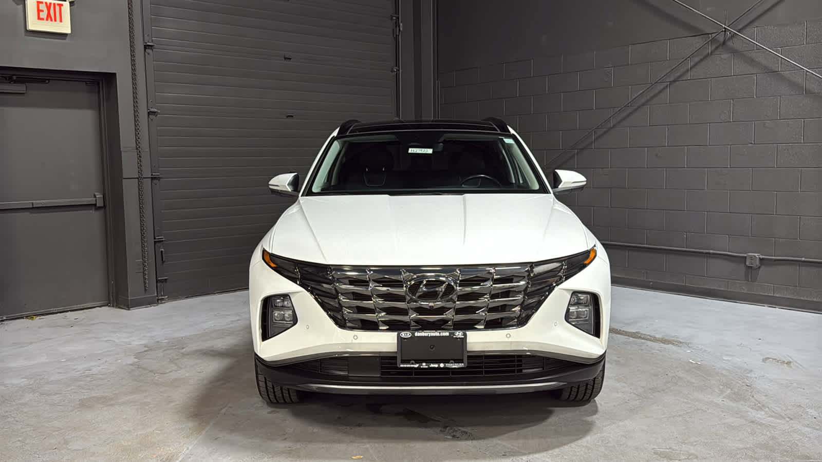 Used 2023 Hyundai Tucson Limited AWD/4WD image 2