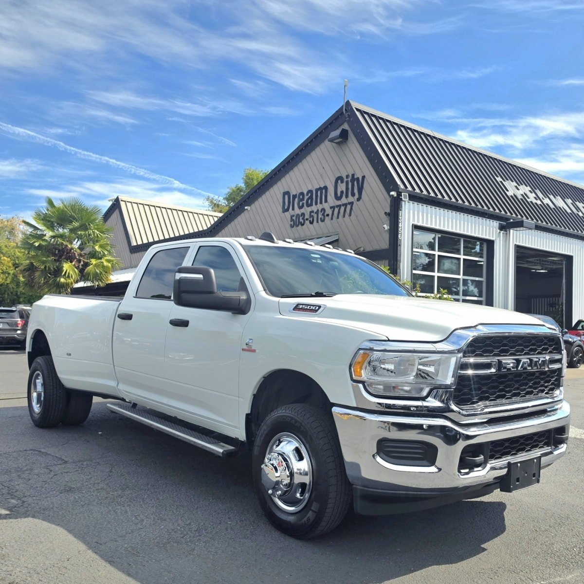 Used 2024 RAM 3500 Tradesman w/ Chrome Appearance Group AWD/4WD image 5