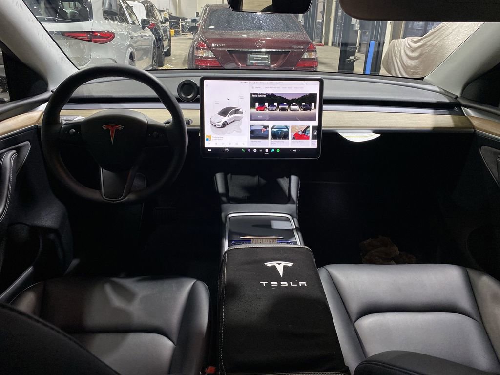 Used 2023 Tesla Model Y Long Range image 2