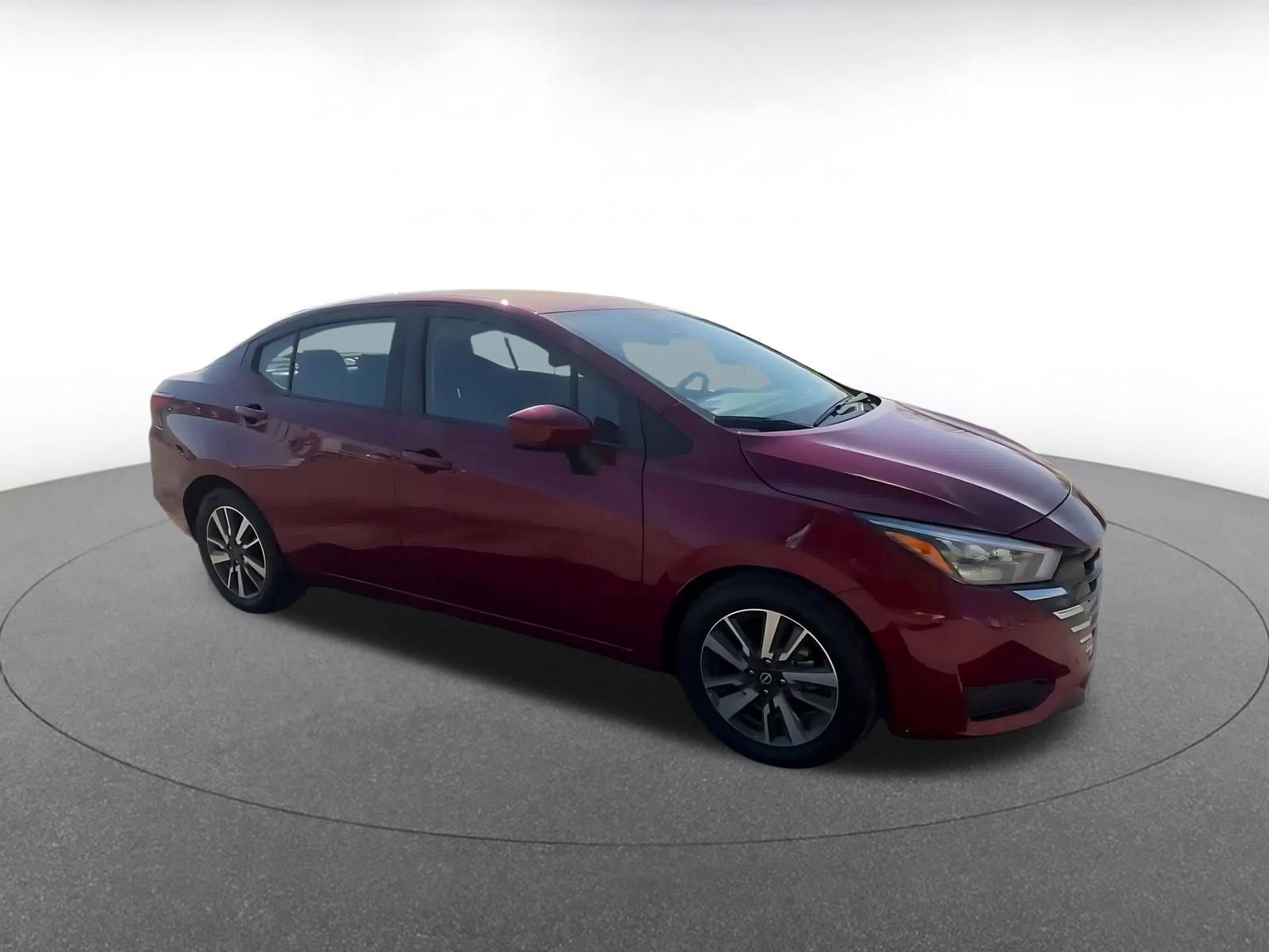 Used 2025 Nissan Versa SV image 2