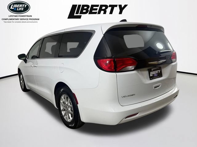 Used 2024 Chrysler Voyager LX FWD image 5