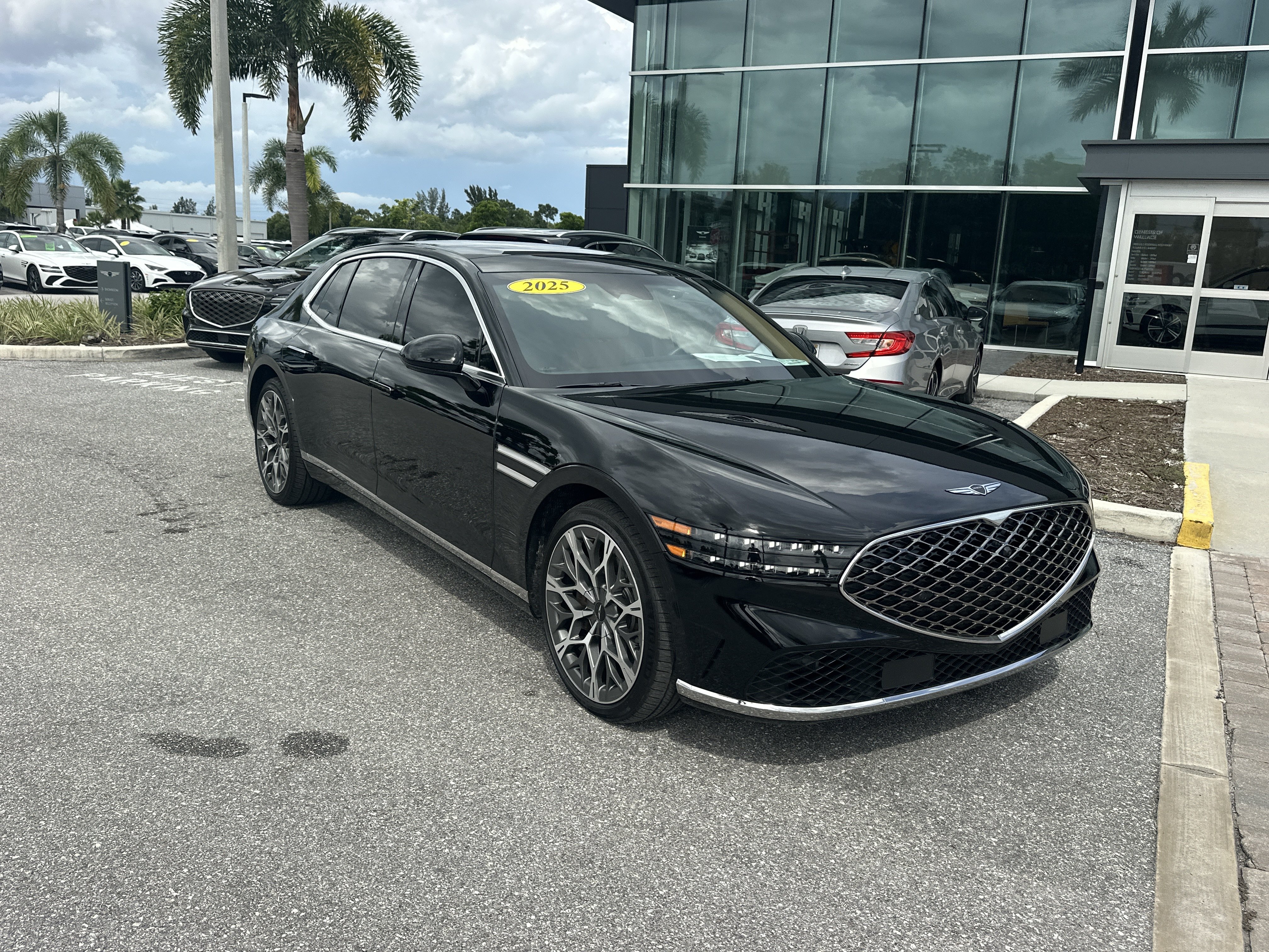 Certified 2025 Genesis G90 3.5T AWD/4WD image 5