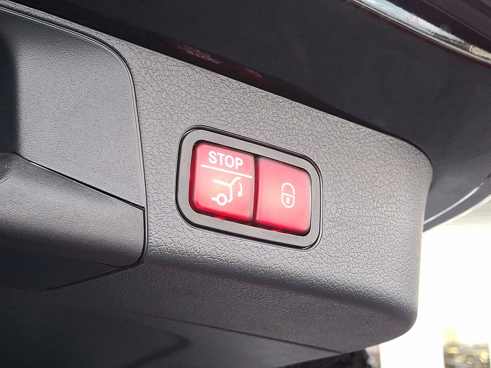 Certified 2025 Mercedes-Benz GLB 250 4MATIC image 31