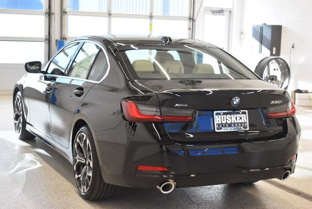 New 2026 BMW 330i xDrive Sedan w/ Premium Package AWD/4WD image 10