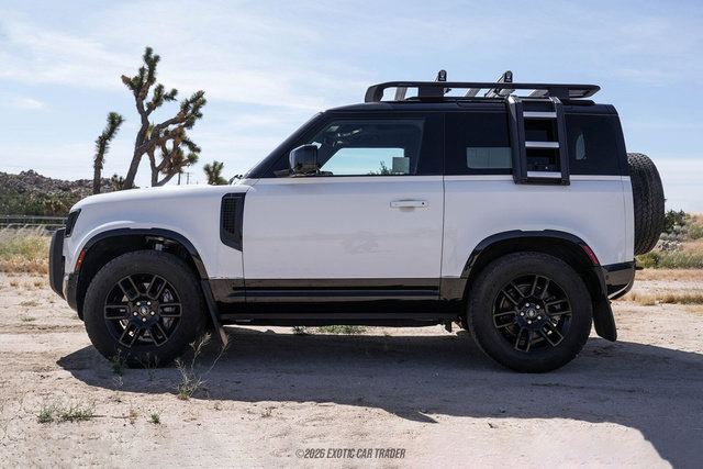 Used 2023 Land Rover Defender 90 X-Dynamic SE image 3