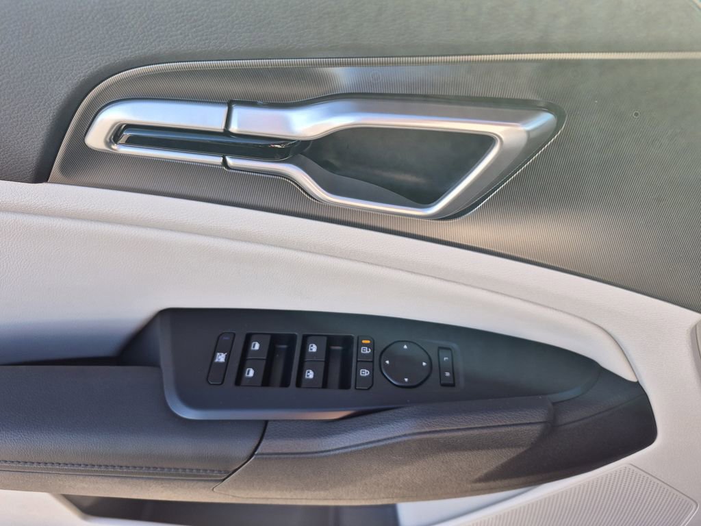 New 2026 Kia Sportage EX image 7