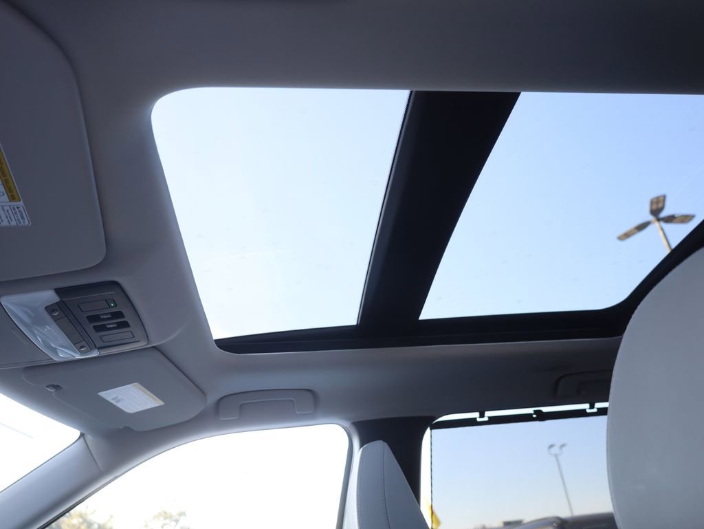 New 2025 Mitsubishi Outlander SEL image 38