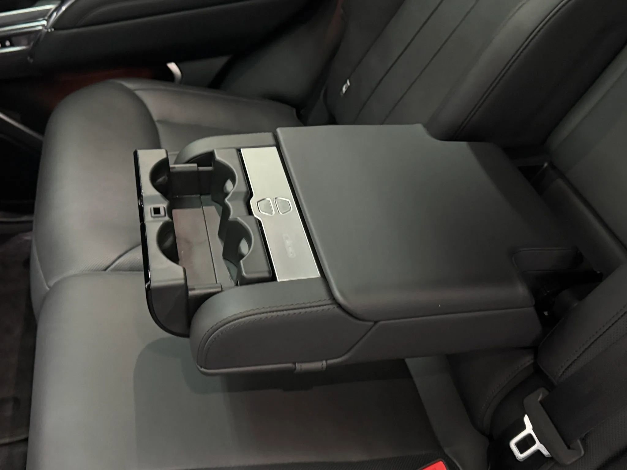 Used 2023 Land Rover Range Rover SE image 30