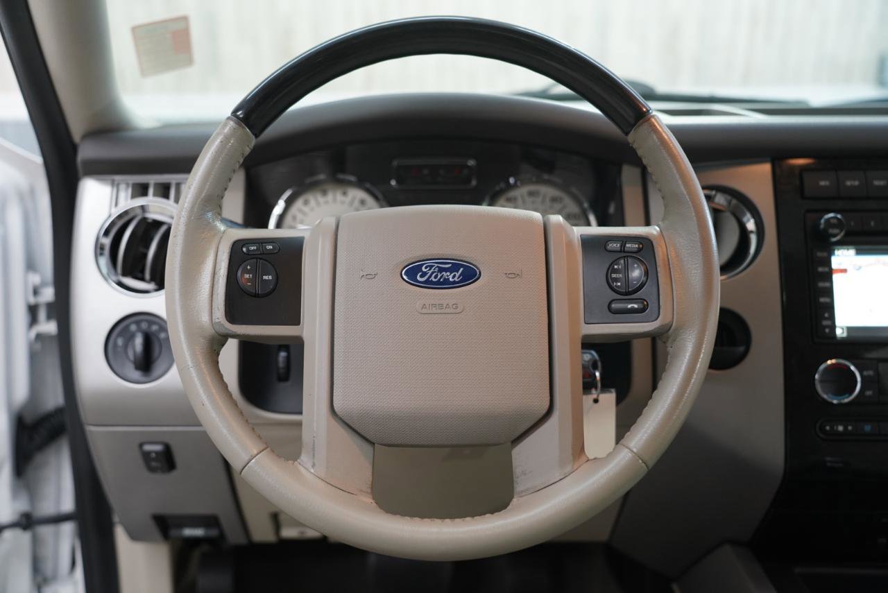 Used 2013 Ford Expedition Limited RWD image 13