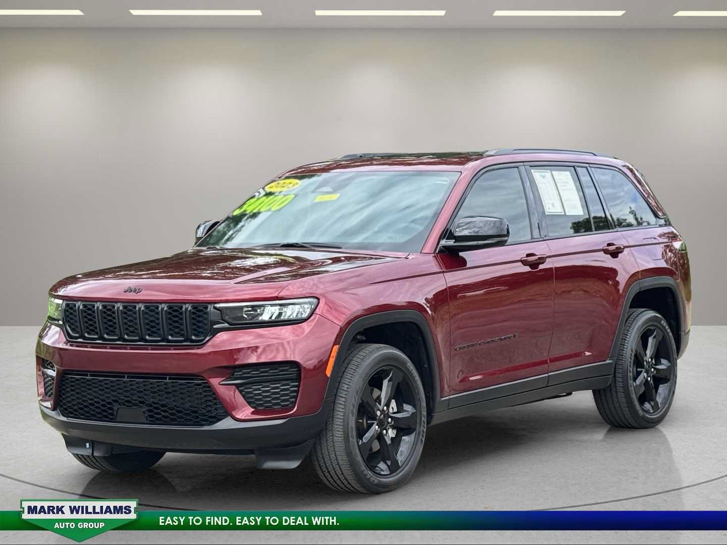 Used 2023 Jeep Grand Cherokee Altitude AWD/4WD image 7