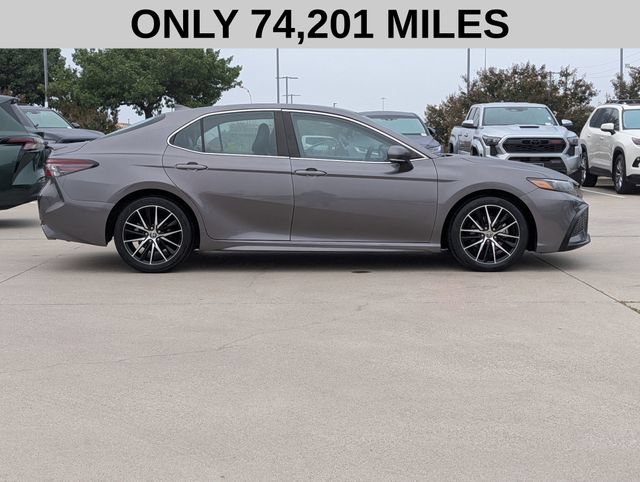 Used 2023 Toyota Camry SE FWD image 4