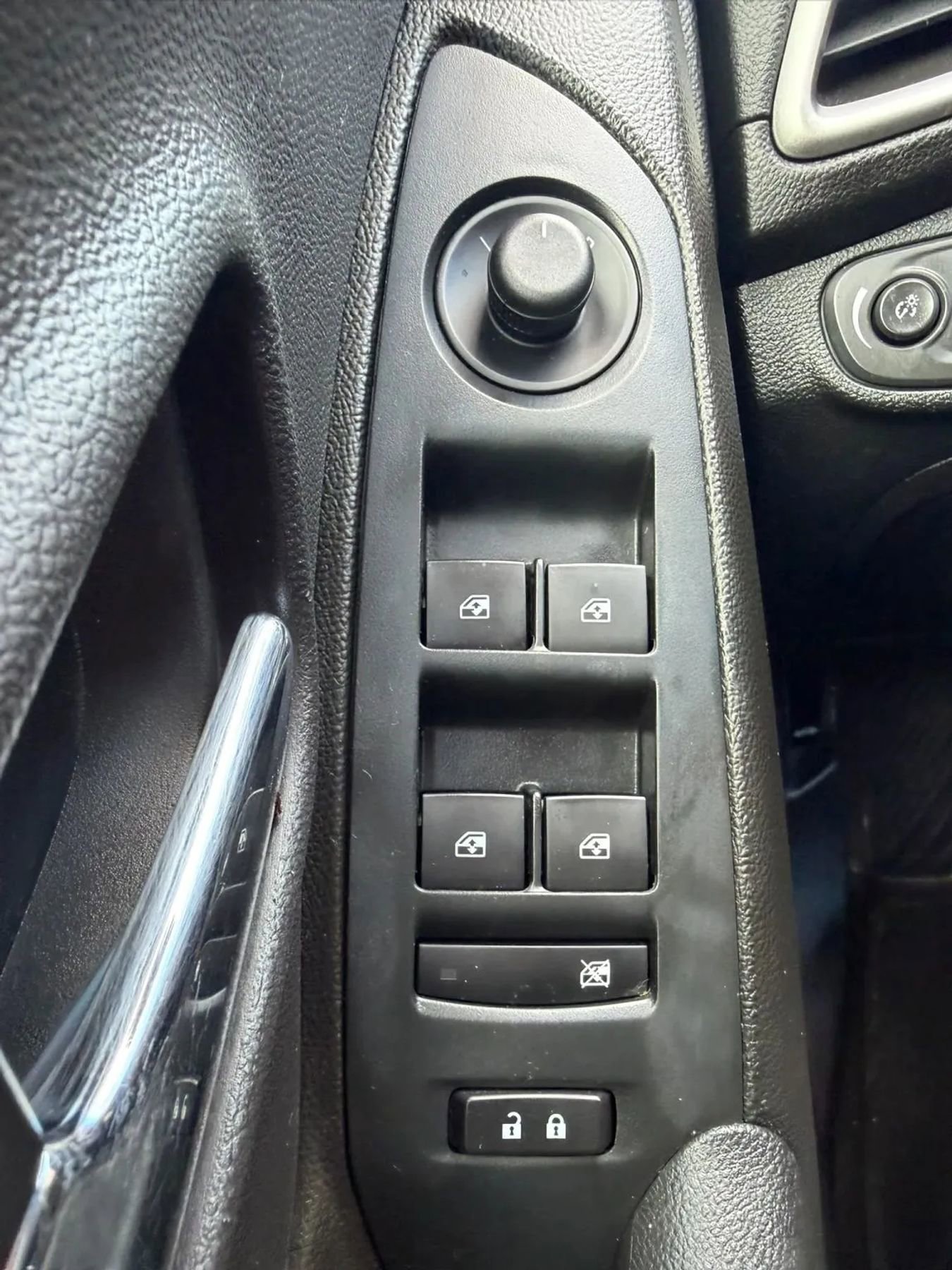 Used 2018 Chevrolet Trax LS image 22