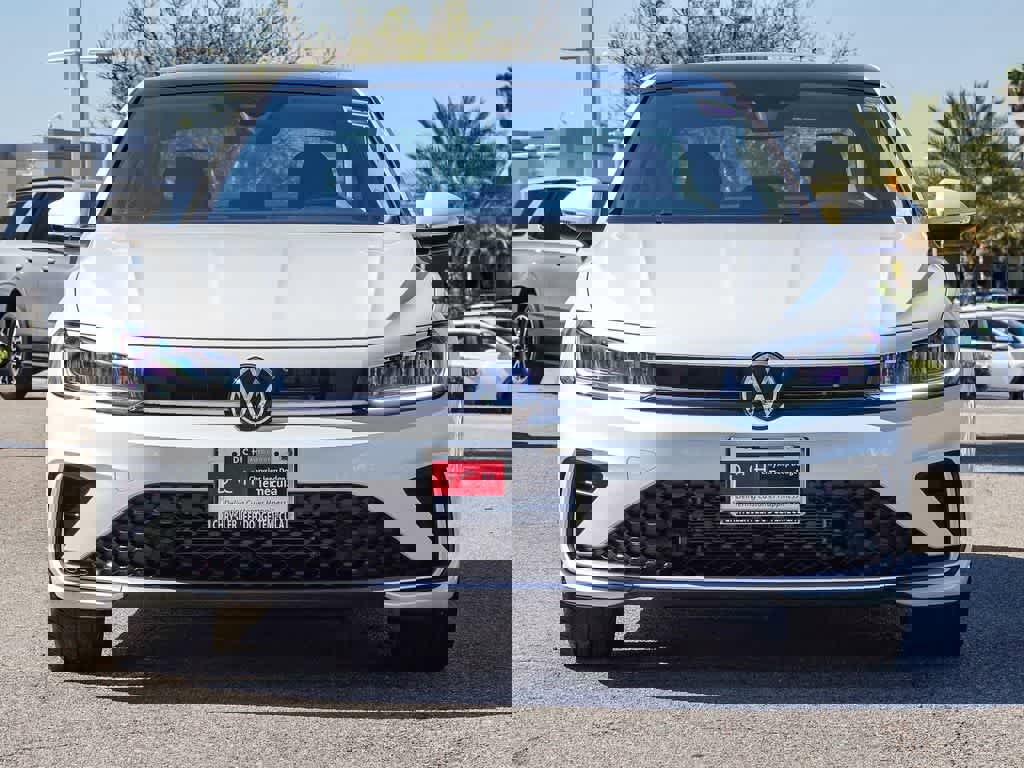 Used 2025 Volkswagen Jetta SEL image 2