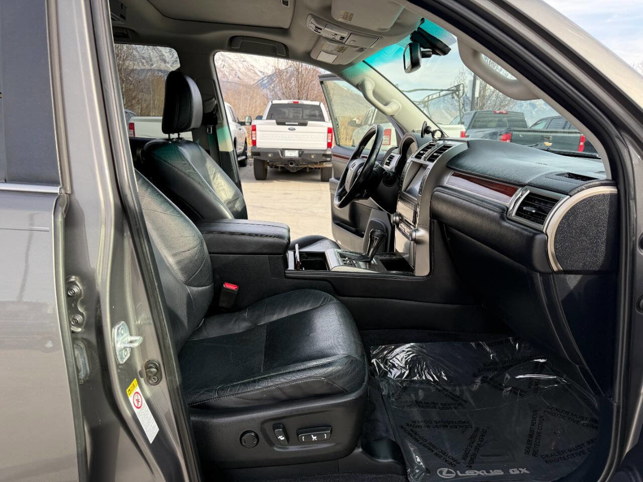 Used 2013 Lexus GX 460 image 25