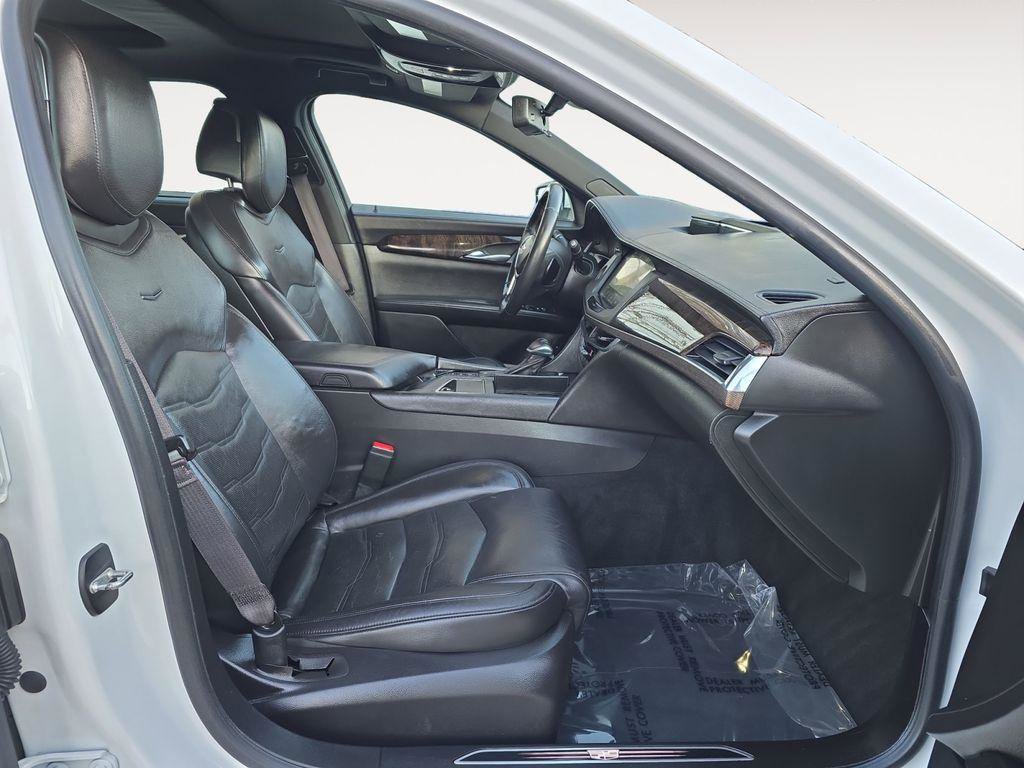 Used 2018 Cadillac CT6 Luxury image 3