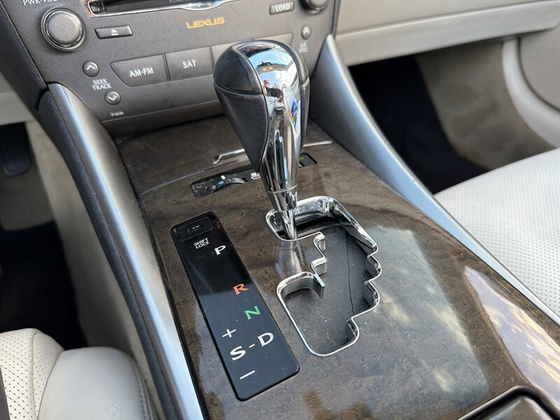Used 2010 Lexus IS 350C RWD image 21