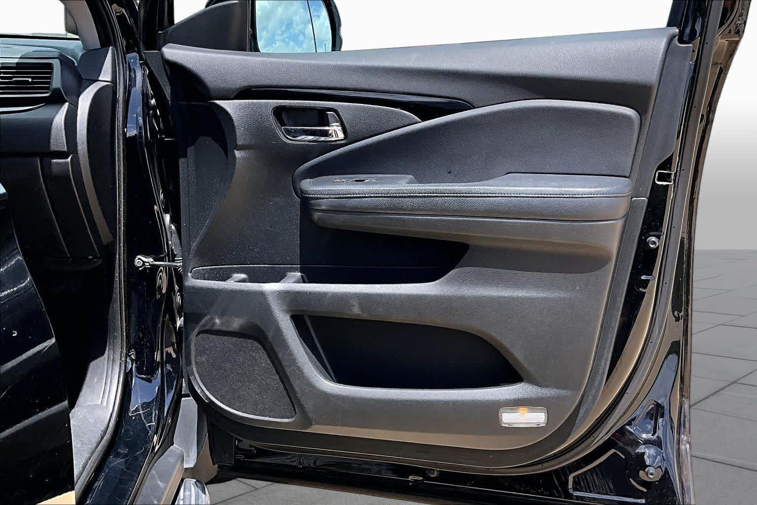 Used 2018 Honda Pilot Touring image 22