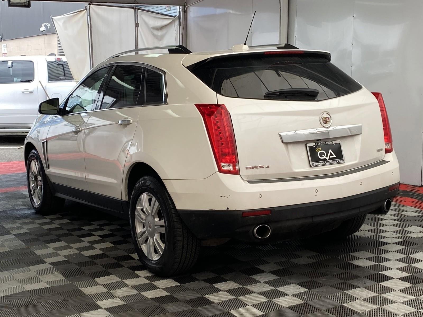 Used 2015 Cadillac SRX Luxury w/ Driver Awareness Package image 4